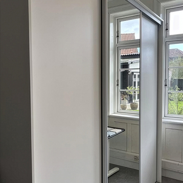 Celebert skydelåger med inventar og gavle