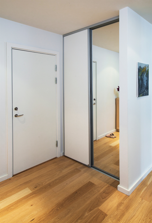 Mogensen Compact skydelåger på mål til garderobe med 2 låger - Total bredde 100 til 130 cm.