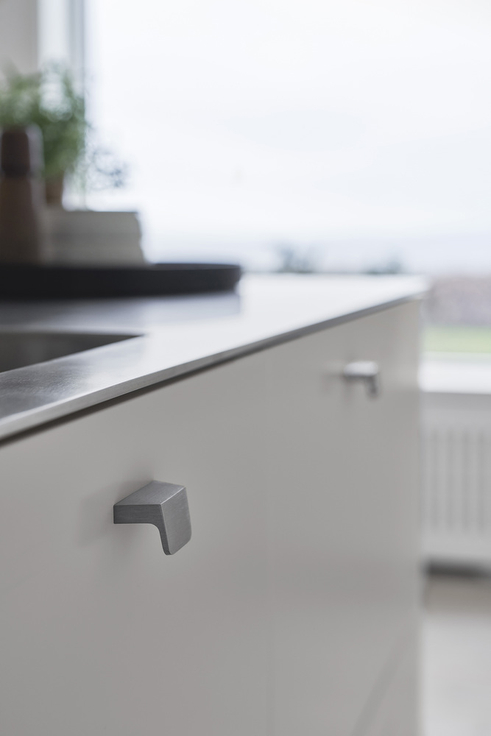 Furnipart - Envelope Knob - greb i Aluminium Inox look CC32mm L49,9mm B24,3