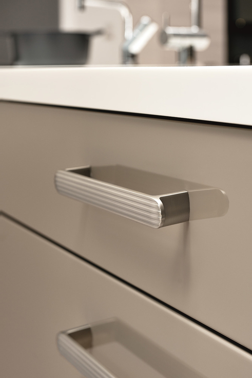 Furnipart - Fluted - greb i zink