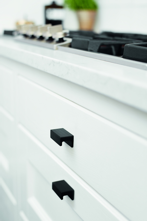 Furnipart - Station Knob - greb i aluminium børstet mat sort CC32mm L44mm B