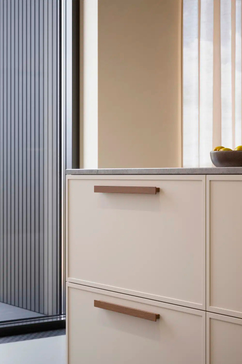 Furnipart - Shelter - greb i lakeret valnød C160mm L190mm B20mm