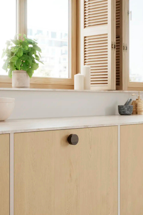 Furnipart - Row - greb knop i mørkebrun eg Ø40 H28mm