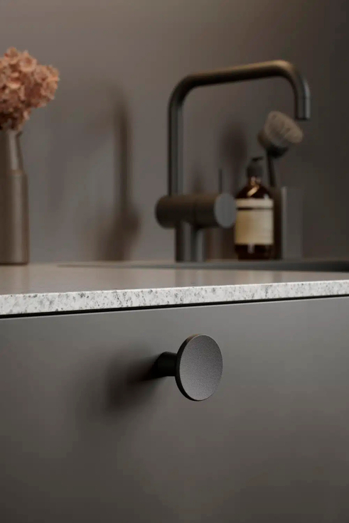 Furnipart - Terra - greb knop mat sort Ø37mm H26,9mm