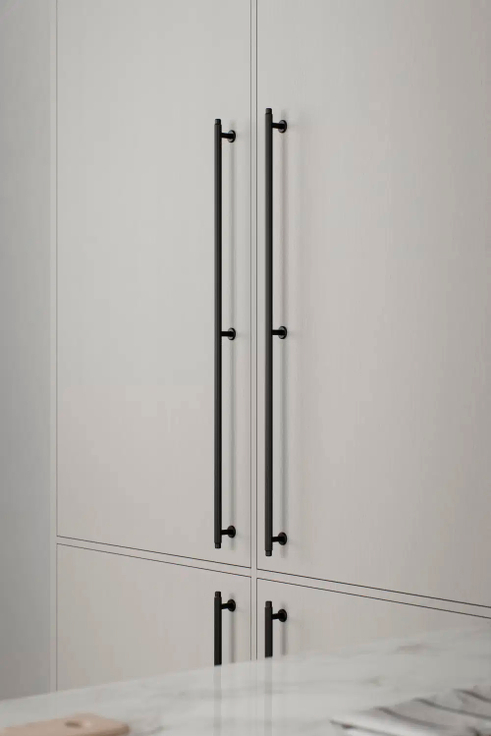 Furnipart - Villa Long - greb i aluminium mat sort CC2x320mm L690mm H34mm