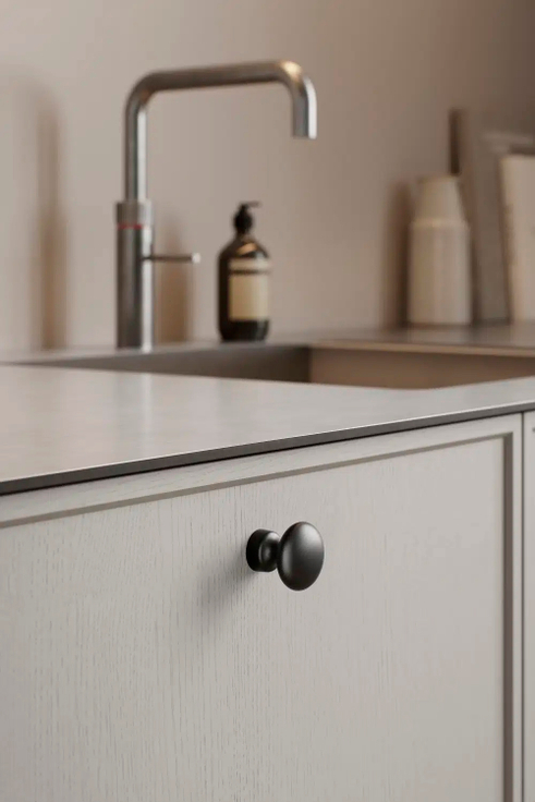 Furnipart - Baron - greb knop i zink mat sort Ø32mm H32mm