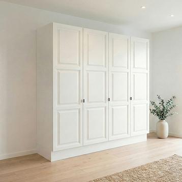 Garderobeskab med 4 låger i hvid 240 cm fra Kitchn med Madison Hvid front