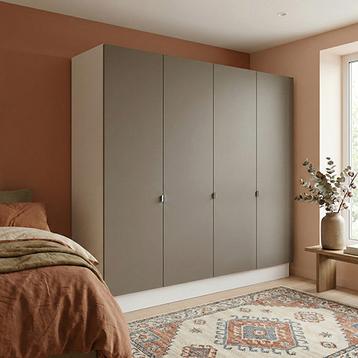 Garderobeskab med 4 låger i gra 240 cm fra Kitchn med Plano Varm Grå front